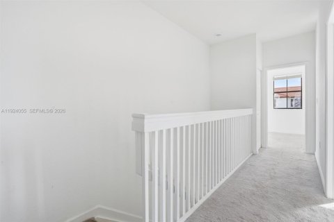 Casa en venta en Hialeah, Florida, 3 dormitorios, 131.18 m2 № 1982178 - foto 22