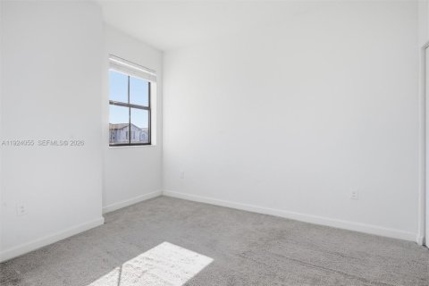 Casa en venta en Hialeah, Florida, 3 dormitorios, 131.18 m2 № 1982178 - foto 23