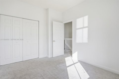 Casa en venta en Hialeah, Florida, 3 dormitorios, 131.18 m2 № 1982178 - foto 24