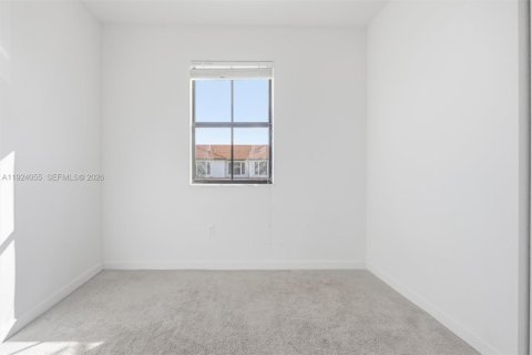 Casa en venta en Hialeah, Florida, 3 dormitorios, 131.18 m2 № 1982178 - foto 25