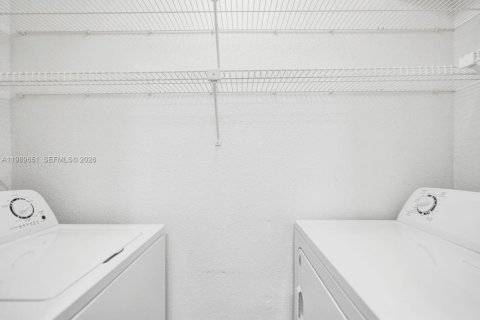 Снять в аренду кондоминиум в Корал-Спрингс, Флорида 1 спальня, 92.9м2, № 2056892 - фото 14