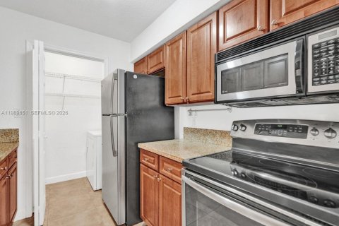 Снять в аренду кондоминиум в Корал-Спрингс, Флорида 1 спальня, 92.9м2, № 2056892 - фото 6