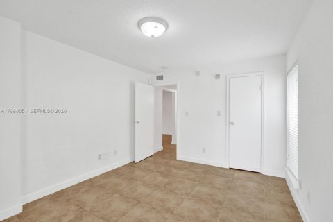 Снять в аренду кондоминиум в Корал-Спрингс, Флорида 1 спальня, 92.9м2, № 2056892 - фото 20