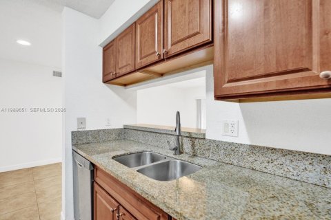 Снять в аренду кондоминиум в Корал-Спрингс, Флорида 1 спальня, 92.9м2, № 2056892 - фото 3