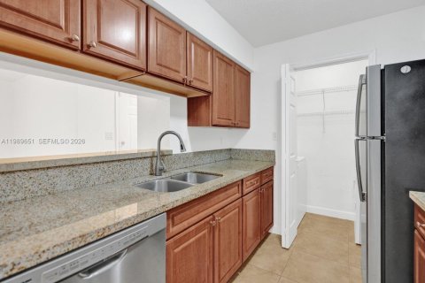 Снять в аренду кондоминиум в Корал-Спрингс, Флорида 1 спальня, 92.9м2, № 2056892 - фото 8