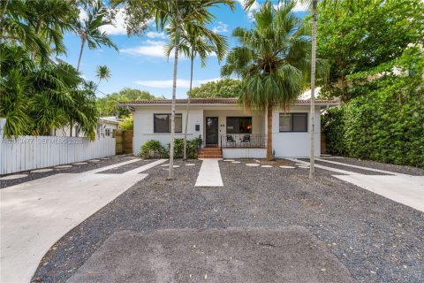 House in Miami, Florida 3 bedrooms, 150.22 sq.m. № 2076478 - photo 26
