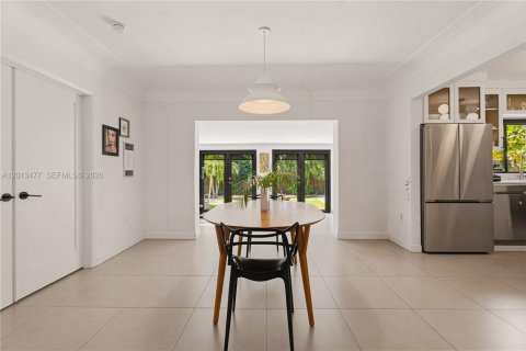 House in Miami, Florida 3 bedrooms, 150.22 sq.m. № 2076478 - photo 10