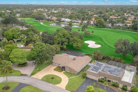 House in Plantation, Florida 4 bedrooms, 272.58 sq.m. № 2278843 - photo 8