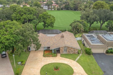 House in Plantation, Florida 4 bedrooms, 272.58 sq.m. № 2278843