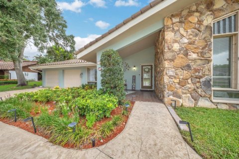 House in Plantation, Florida 4 bedrooms, 272.58 sq.m. № 2278843 - photo 3