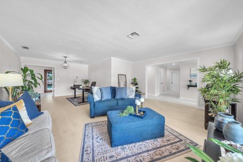 House in Plantation, Florida 4 bedrooms, 272.58 sq.m. № 2278843 - photo 13