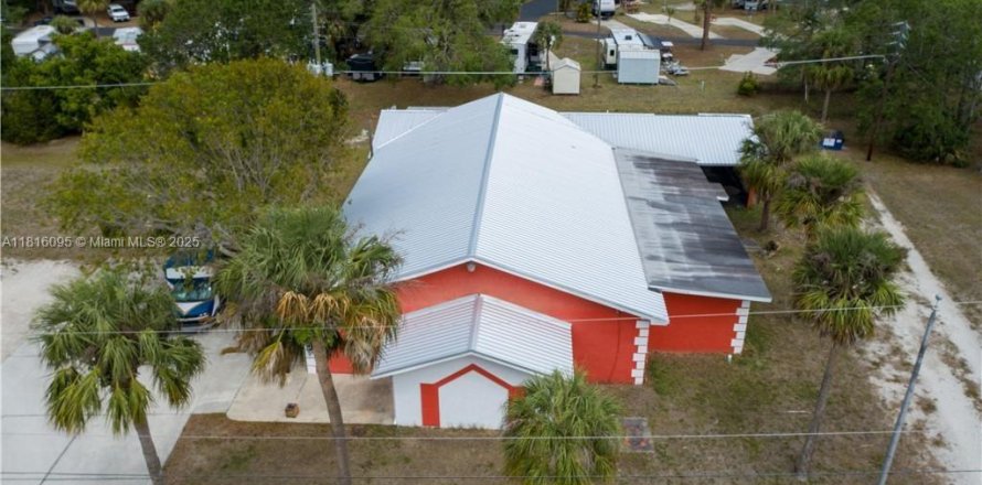 Коммерческая недвижимость в Лабель, Флорида № 1957634