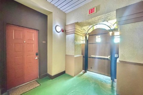 Condominio en alquiler en Tampa, Florida, 3 dormitorios, 130.16 m2 № 1789110 - foto 2