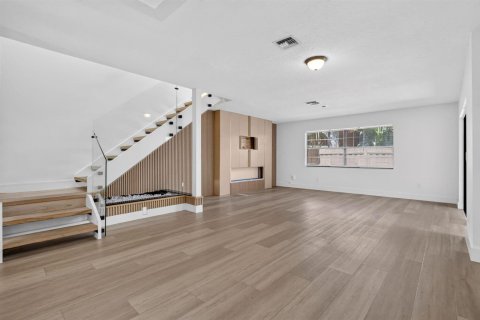 Adosado en venta en Lake Worth, Florida, 4 dormitorios, 158.49 m2 № 2246354 - foto 2