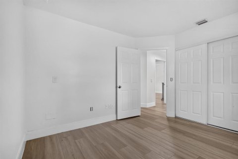 Adosado en venta en Lake Worth, Florida, 4 dormitorios, 158.49 m2 № 2246354 - foto 25