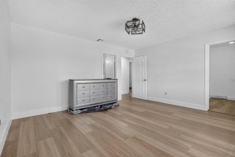 Adosado en venta en Lake Worth, Florida, 4 dormitorios, 158.49 m2 № 2246354 - foto 17