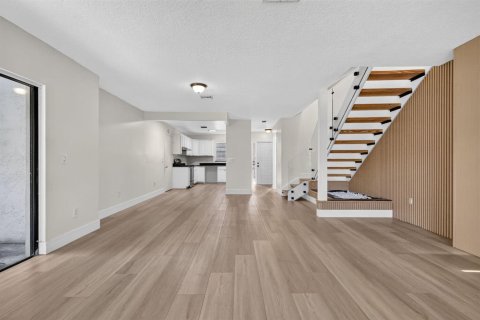 Adosado en venta en Lake Worth, Florida, 4 dormitorios, 158.49 m2 № 2246354 - foto 10