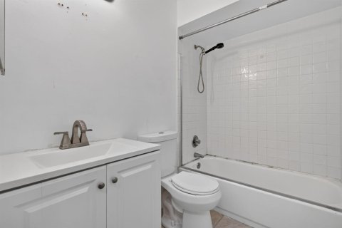 Adosado en venta en Lake Worth, Florida, 4 dormitorios, 158.49 m2 № 2246354 - foto 14