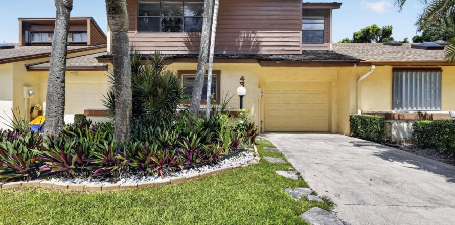 Adosado en Lake Worth, Florida 4 dormitorios, 158.49 m2 № 2246354