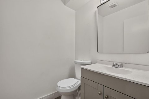Adosado en venta en Lake Worth, Florida, 4 dormitorios, 158.49 m2 № 2246354 - foto 13
