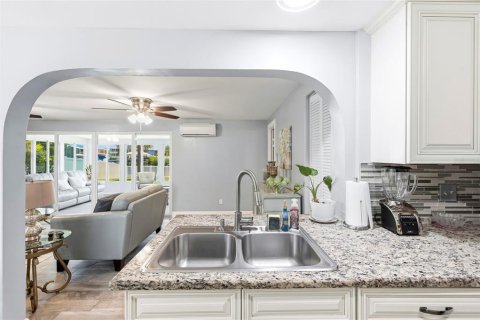 Casa en venta en Apollo Beach, Florida, 3 dormitorios, 133.69 m2 № 2266589 - foto 12