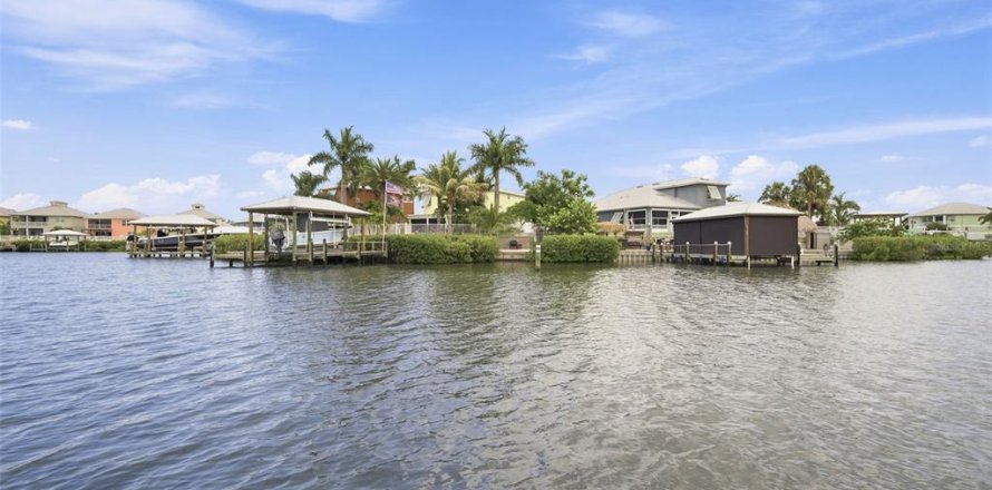 Casa en Apollo Beach, Florida 3 dormitorios, 133.69 m2 № 2266589