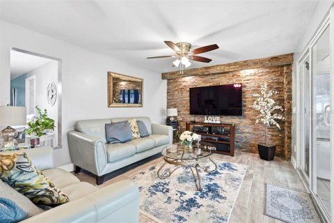 Casa en venta en Apollo Beach, Florida, 3 dormitorios, 133.69 m2 № 2266589 - foto 6