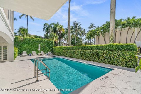 Condo in Palm Beach, Florida, 2 bedrooms  № 1132871 - photo 1
