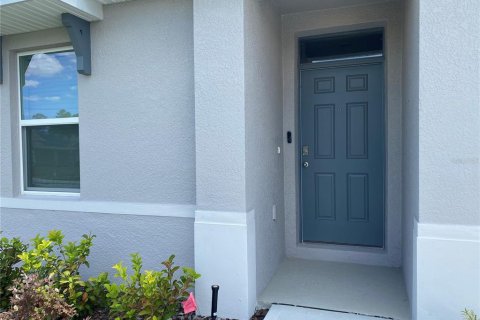 House in Poinciana, Florida 4 bedrooms, 152.55 sq.m. № 1510494 - photo 11
