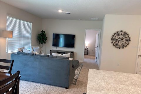 House in Poinciana, Florida 4 bedrooms, 152.55 sq.m. № 1510494 - photo 3