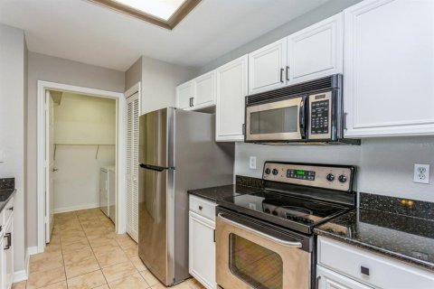 Condo in Tampa, Florida, 2 bedrooms  № 1844653 - photo 18