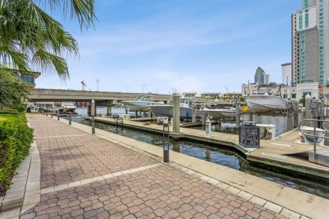 Condo in Tampa, Florida, 2 bedrooms  № 1844653 - photo 5