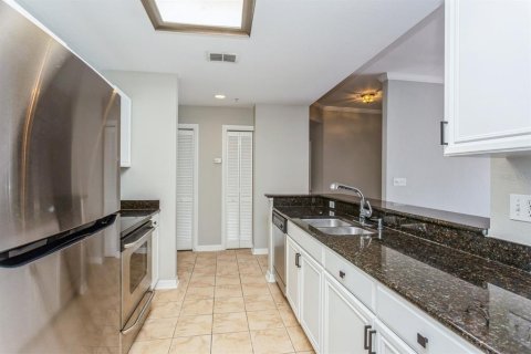 Condo in Tampa, Florida, 2 bedrooms  № 1844653 - photo 19