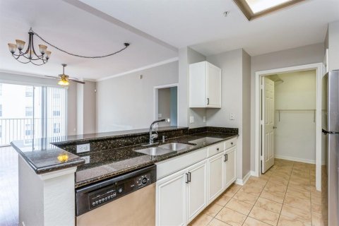 Condo in Tampa, Florida, 2 bedrooms  № 1844653 - photo 17