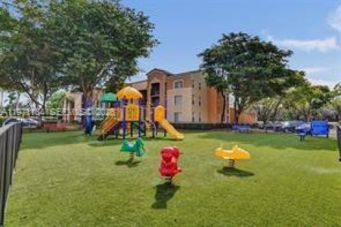 Купить кондоминиум в Мирамар, Флорида 3 спальни, 104.52м2, № 2032094 - фото 26