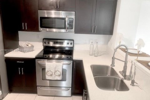 Купить кондоминиум в Мирамар, Флорида 3 спальни, 104.52м2, № 2032094 - фото 10