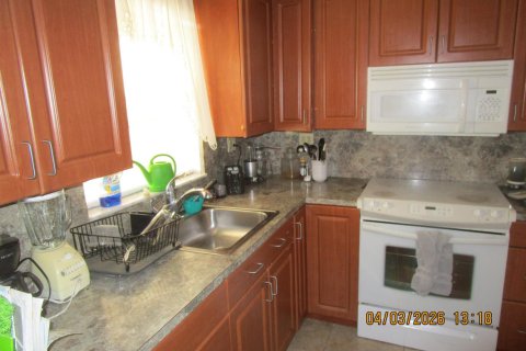 Copropriété à vendre à Sunrise, Floride: 1 chambre, 69.68 m2 № 2250522 - photo 2