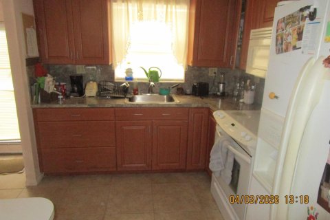 Copropriété à vendre à Sunrise, Floride: 1 chambre, 69.68 m2 № 2250522 - photo 4