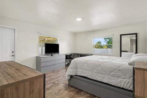 Купить виллу или дом в Сарасота, Флорида 6 комнат, 217.95м2, № 2221469 - фото 23