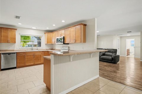 Купить виллу или дом в Сарасота, Флорида 6 комнат, 217.95м2, № 2221469 - фото 15