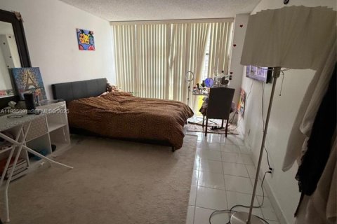 Condo in Sunny Isles Beach, Florida, 1 bedroom № 1994034 - photo 8