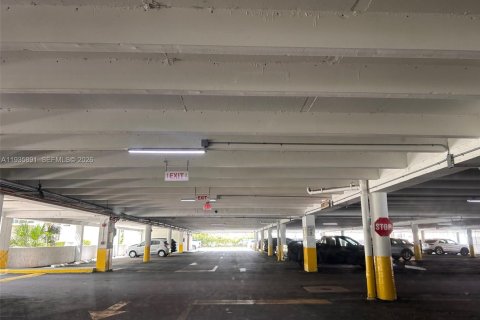 Condominio en alquiler en Sunny Isles Beach, Florida, 1 dormitorio, 71.26 m2 № 1994034 - foto 24