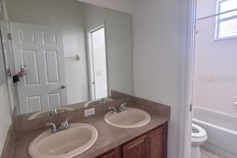 Casa en alquiler en Kissimmee, Florida, 4 dormitorios, 186.27 m2 № 1901663 - foto 9