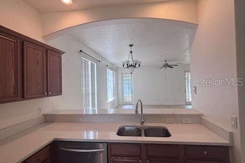 Casa en alquiler en Kissimmee, Florida, 4 dormitorios, 186.27 m2 № 1901663 - foto 3