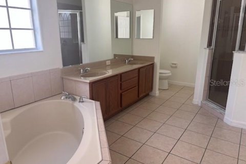 Casa en alquiler en Kissimmee, Florida, 4 dormitorios, 186.27 m2 № 1901663 - foto 16