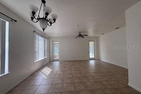 Casa en alquiler en Kissimmee, Florida, 4 dormitorios, 186.27 m2 № 1901663 - foto 6