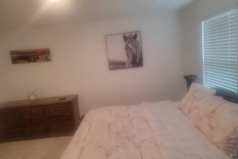 Casa en alquiler en Kissimmee, Florida, 5 dormitorios, 210.98 m2 № 1186448 - foto 1