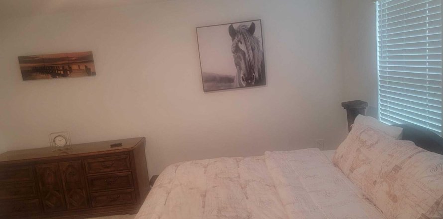 House in Kissimmee, Florida 5 bedrooms, 210.98 sq.m. № 1186448