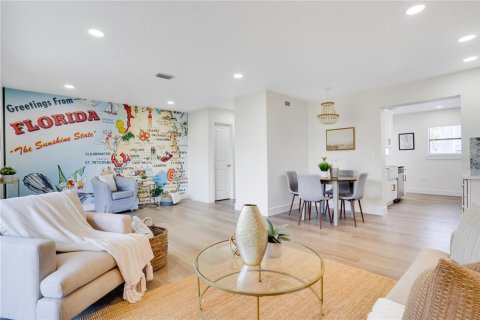Condo in Indian Shores, Florida, 2 bedrooms  № 2142744 - photo 8