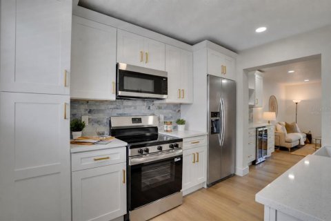 Condo in Indian Shores, Florida, 2 bedrooms  № 2142744 - photo 12